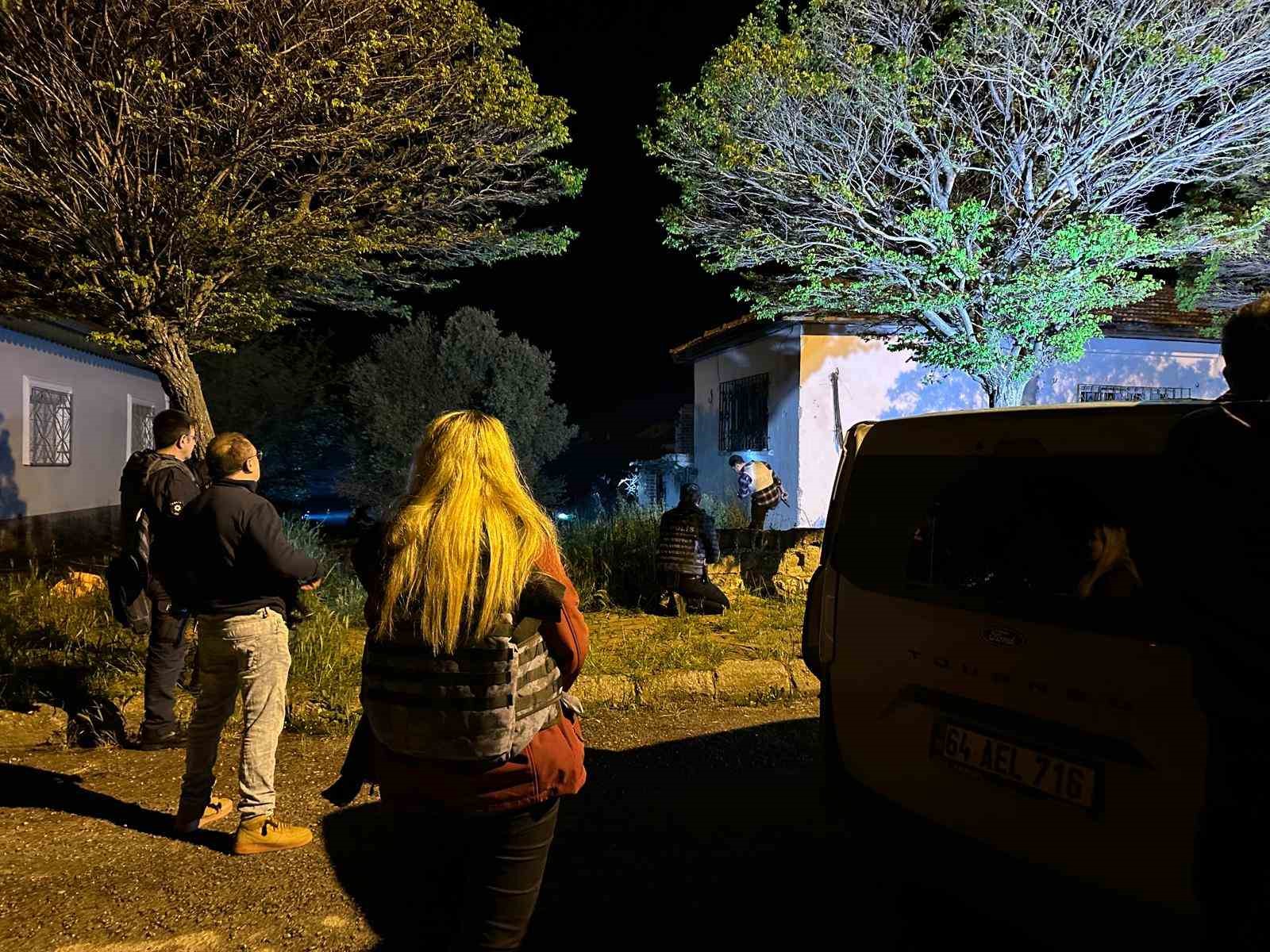 Uşak’ta görev başındaki polis ekiplerine pompalı tüfekle ateş açıldı: 2 polis yaralandı
