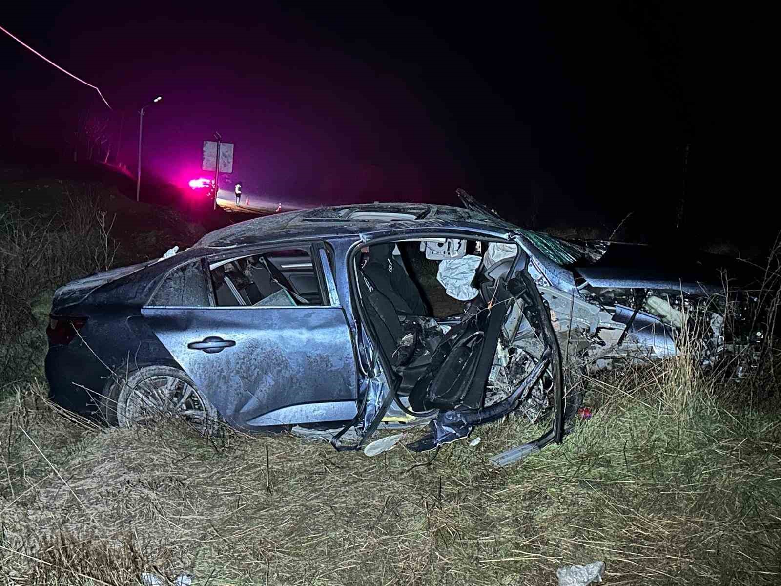 Uşak’ta otomobil şarampole devrilip takla attı: 1 ölü, 3 yaralı
