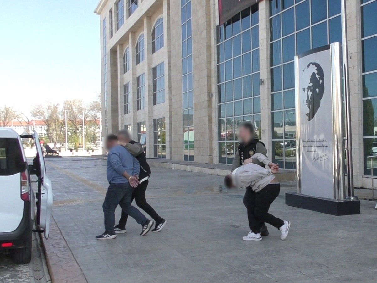 Uşak’ta uyuşturucu operasyonu: 3 tutuklama
