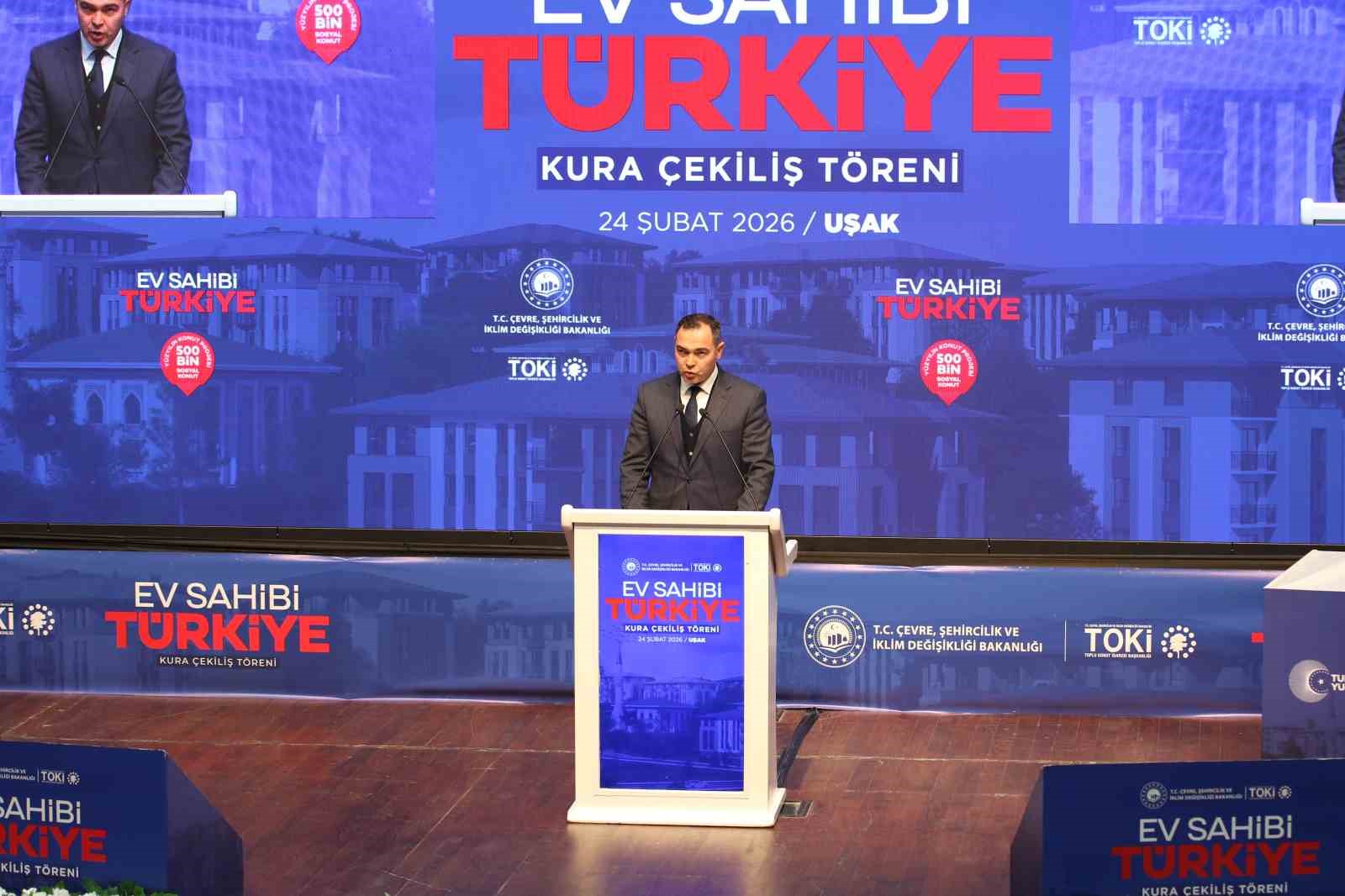 Uşak’ta ’Yüzyılın Konut Projesi’nin kuraları çekildi
