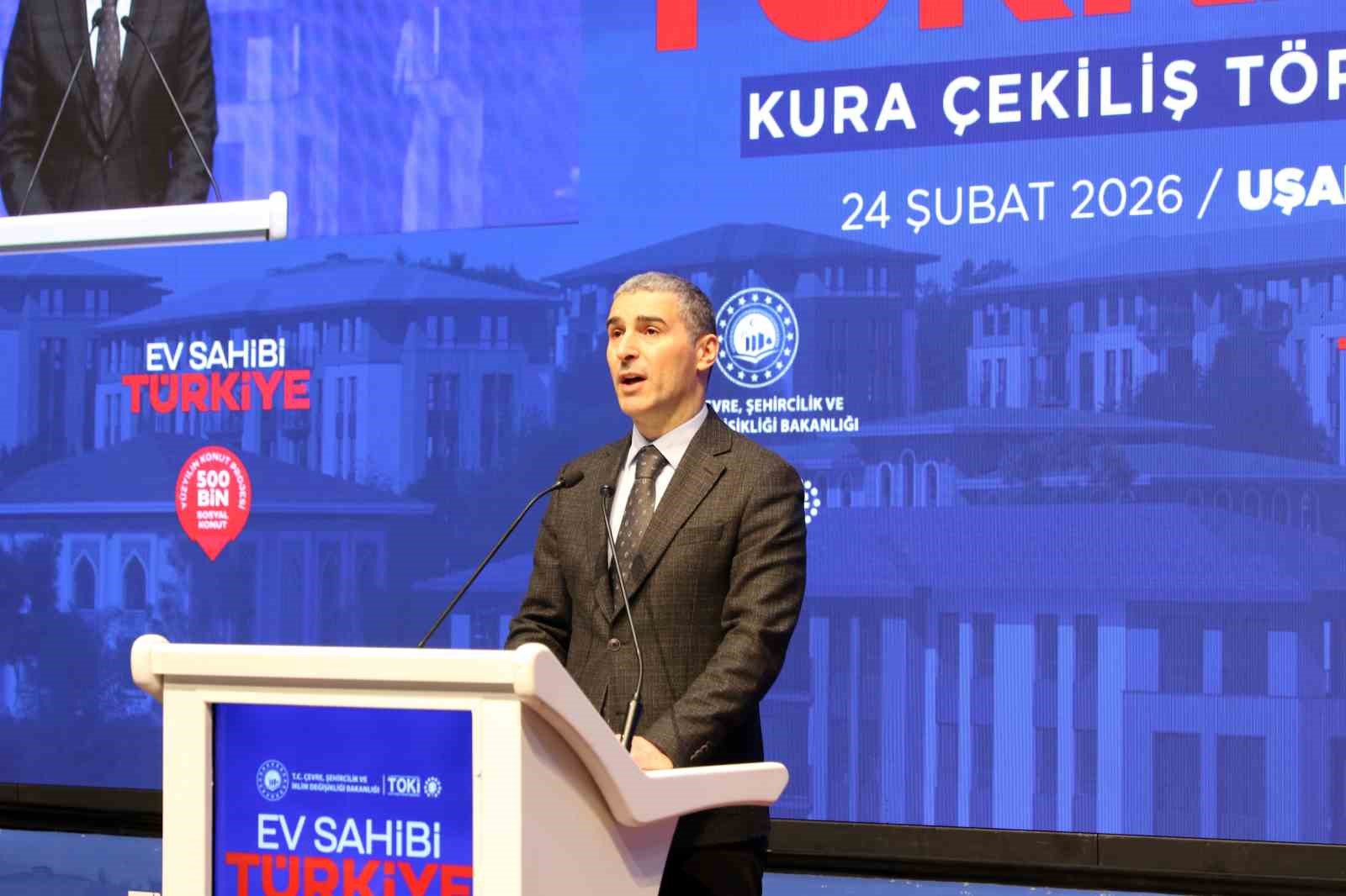 Uşak’ta ’Yüzyılın Konut Projesi’nin kuraları çekildi
