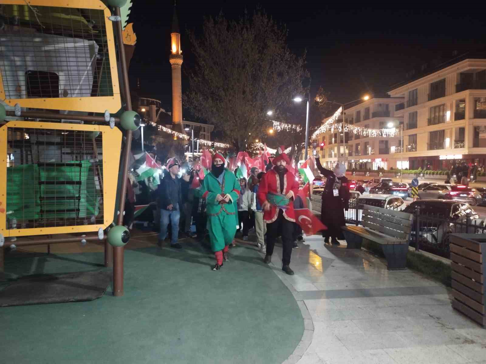 Üsküdar’da fast-food zincirini boykot 200’üncü gününe ulaştı
