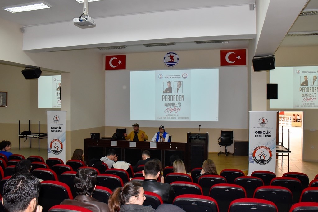 Usta oyuncular kampüste gençlerle buluştu, tecrübelerini anlattı
