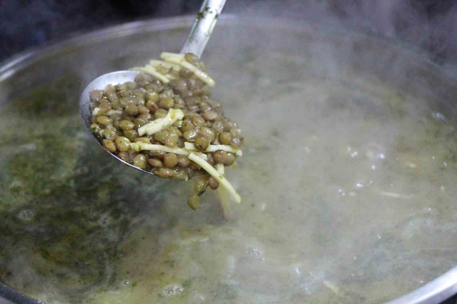 Usta şeflerden "sakala çarpan çorbası" tavsiyesi: "Acıktırmaz, susatmaz"
