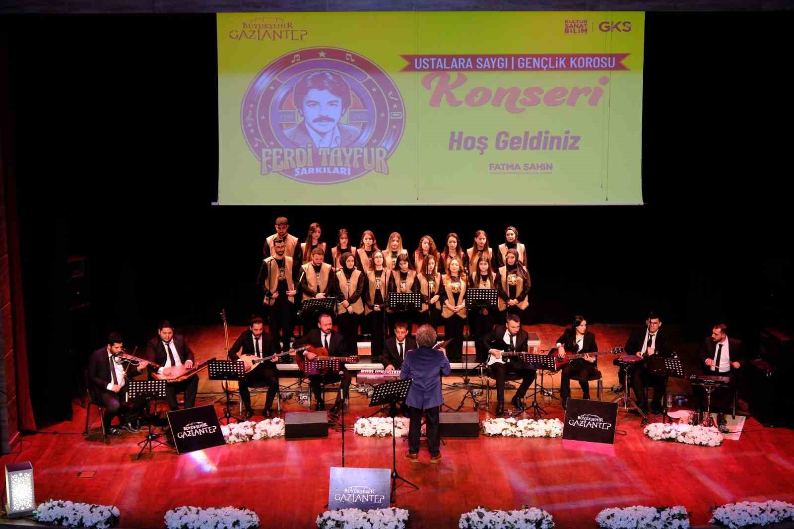 "Ustalara Saygı" konserleri Ferdi Tayfur şarkılarıyla devam etti
