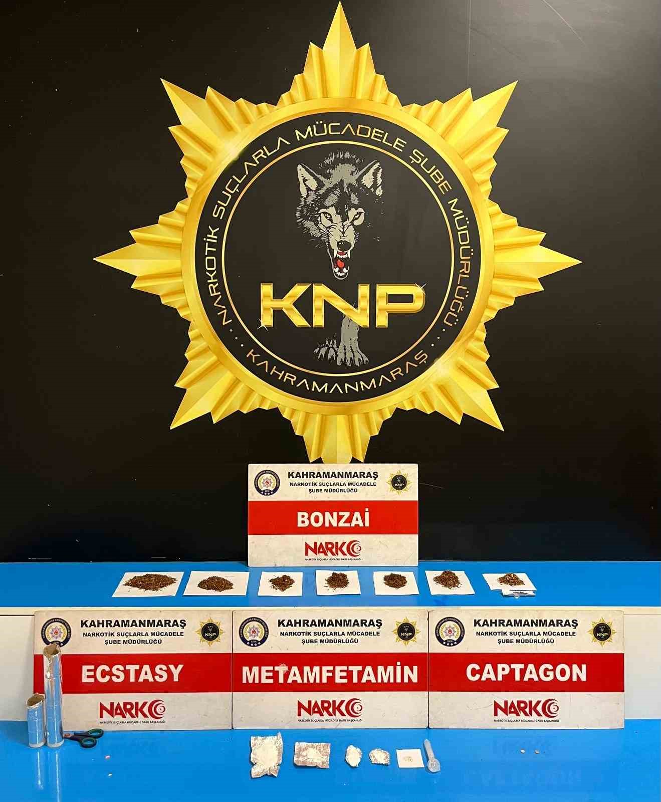 Uyuşturucu taciri 3 şüpheli tutuklandı
