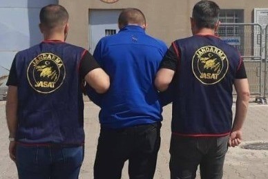 Uyuşturucu taciri suçüstü yakalandı
