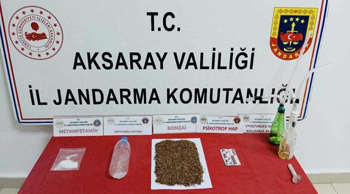 Uyuşturucu taciri uyuşturucularla birlikte yakalandı
