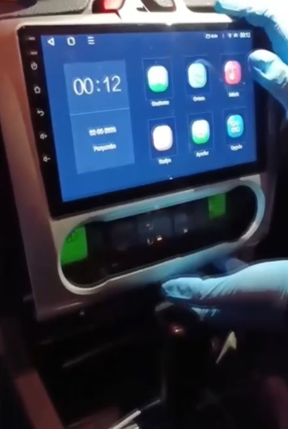 Uyuşturucuyu teybin arkasındaki düzenekte zulalamışlar
