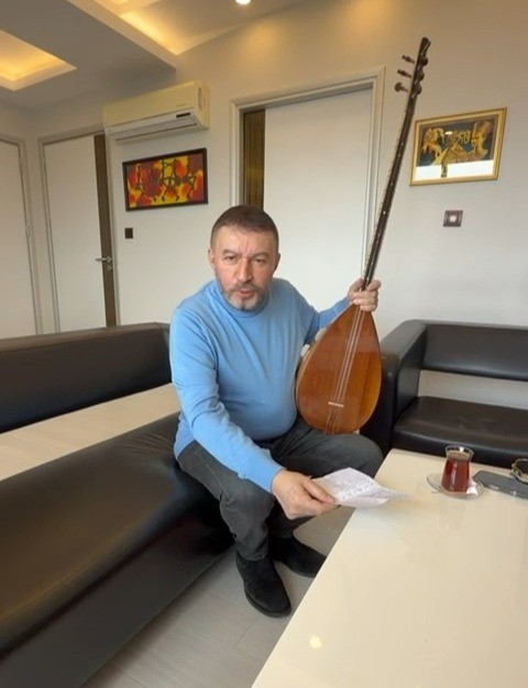 "Uzaylı Mustafa", Samsun’un güzelliğine türkü yaktı
