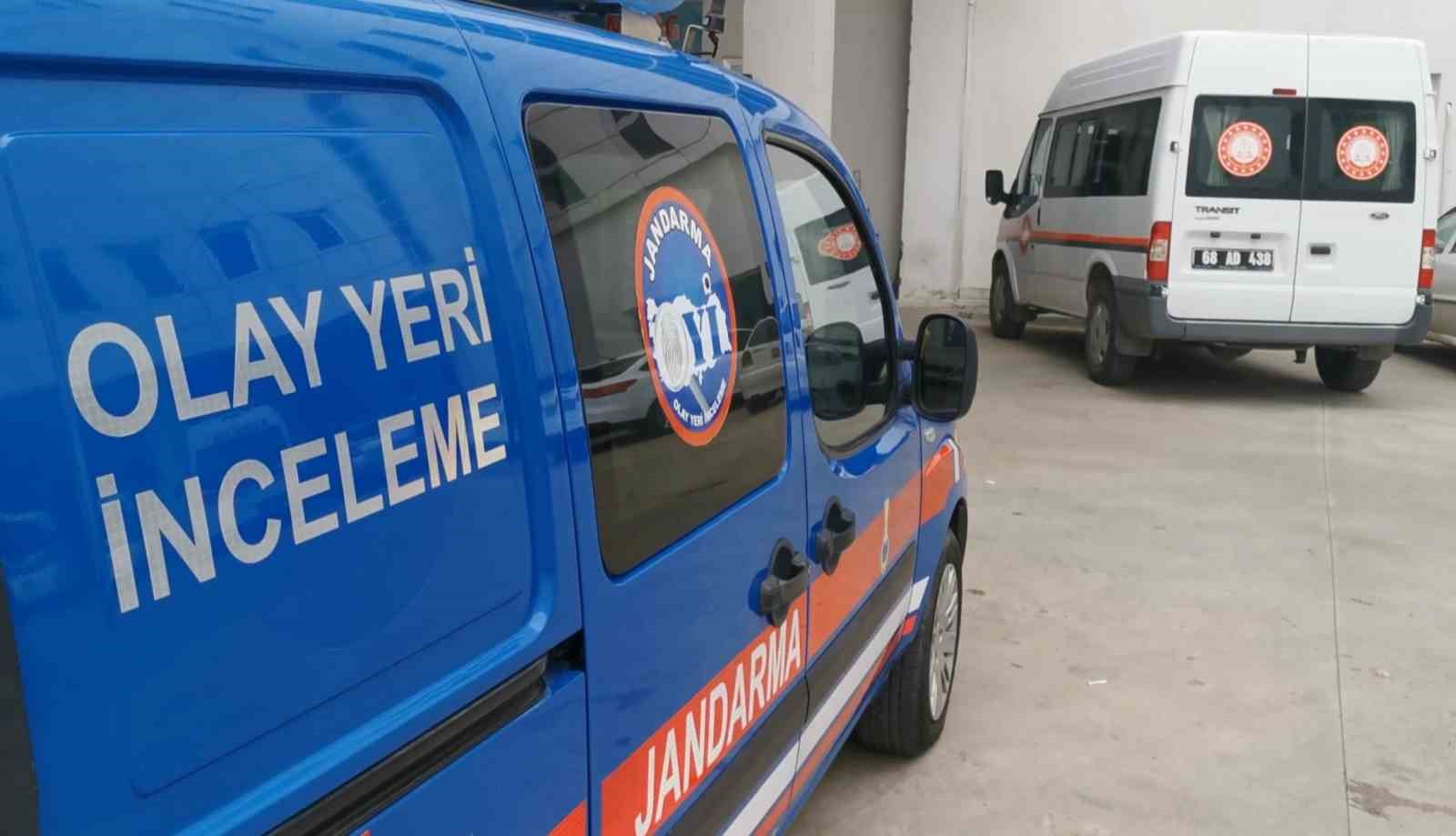 Üzerine çatı düşüp ölen vatandaş son yolculuğuna uğurlandı
