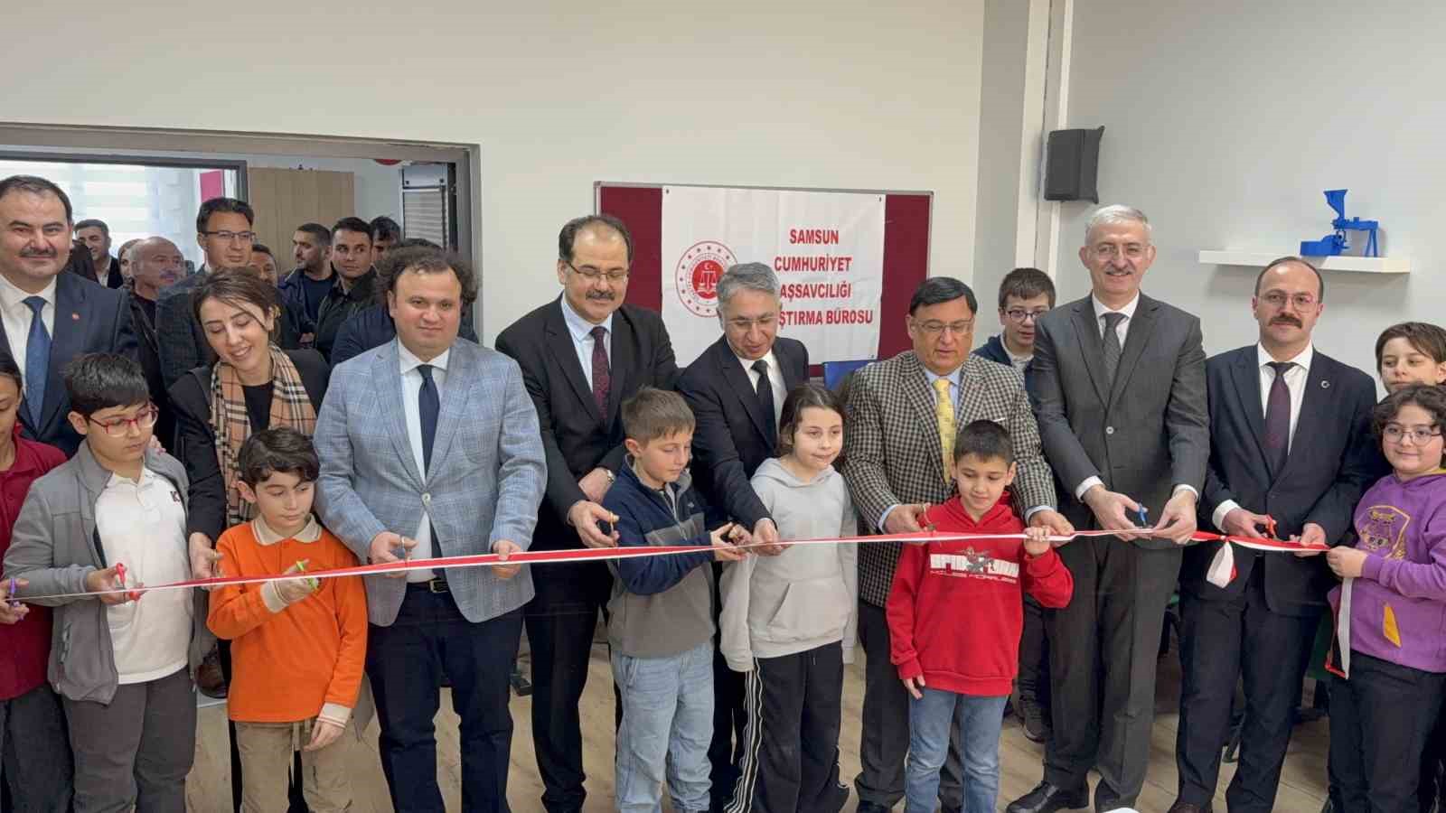 Uzlaştırma ile hem toplumsal barış sağlandı, hem de öğrenciler teknolojiyle buluştu
Uzlaştırma ile hem toplumsal barış sağlandı, hem de öğrenciler teknolojiyle buluştu