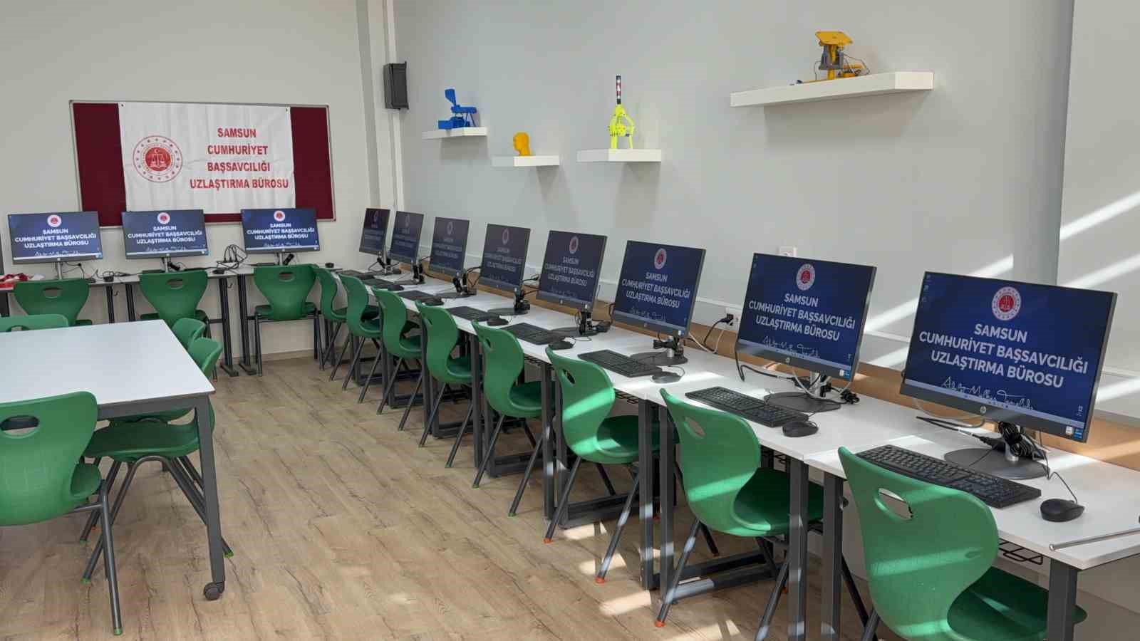 Uzlaştırma ile hem toplumsal barış sağlandı, hem de öğrenciler teknolojiyle buluştu
Uzlaştırma ile hem toplumsal barış sağlandı, hem de öğrenciler teknolojiyle buluştu