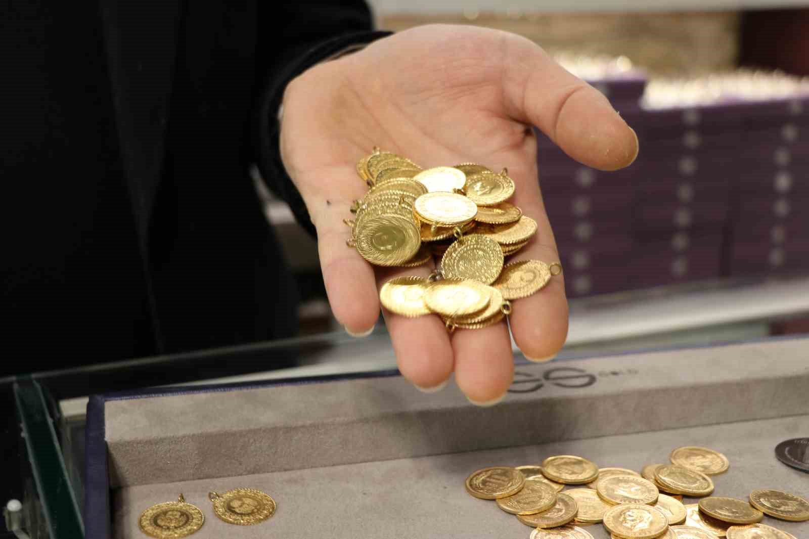 Uzmanı değerlendirmelerde bulundu: "Yastık altında bulunan tonlarca altın üretime kazandırılmalı"
