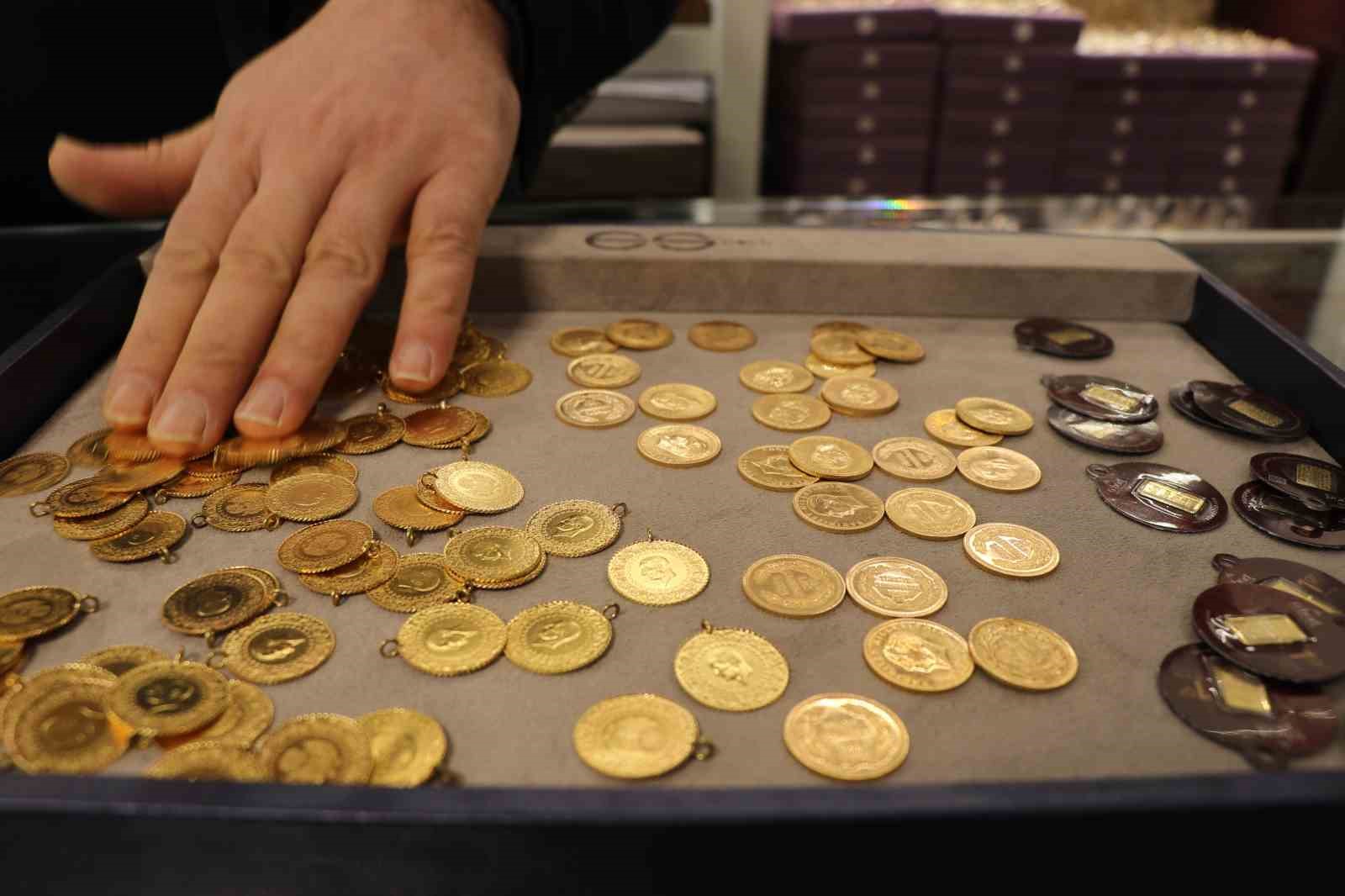 Uzmanı değerlendirmelerde bulundu: "Yastık altında bulunan tonlarca altın üretime kazandırılmalı"
