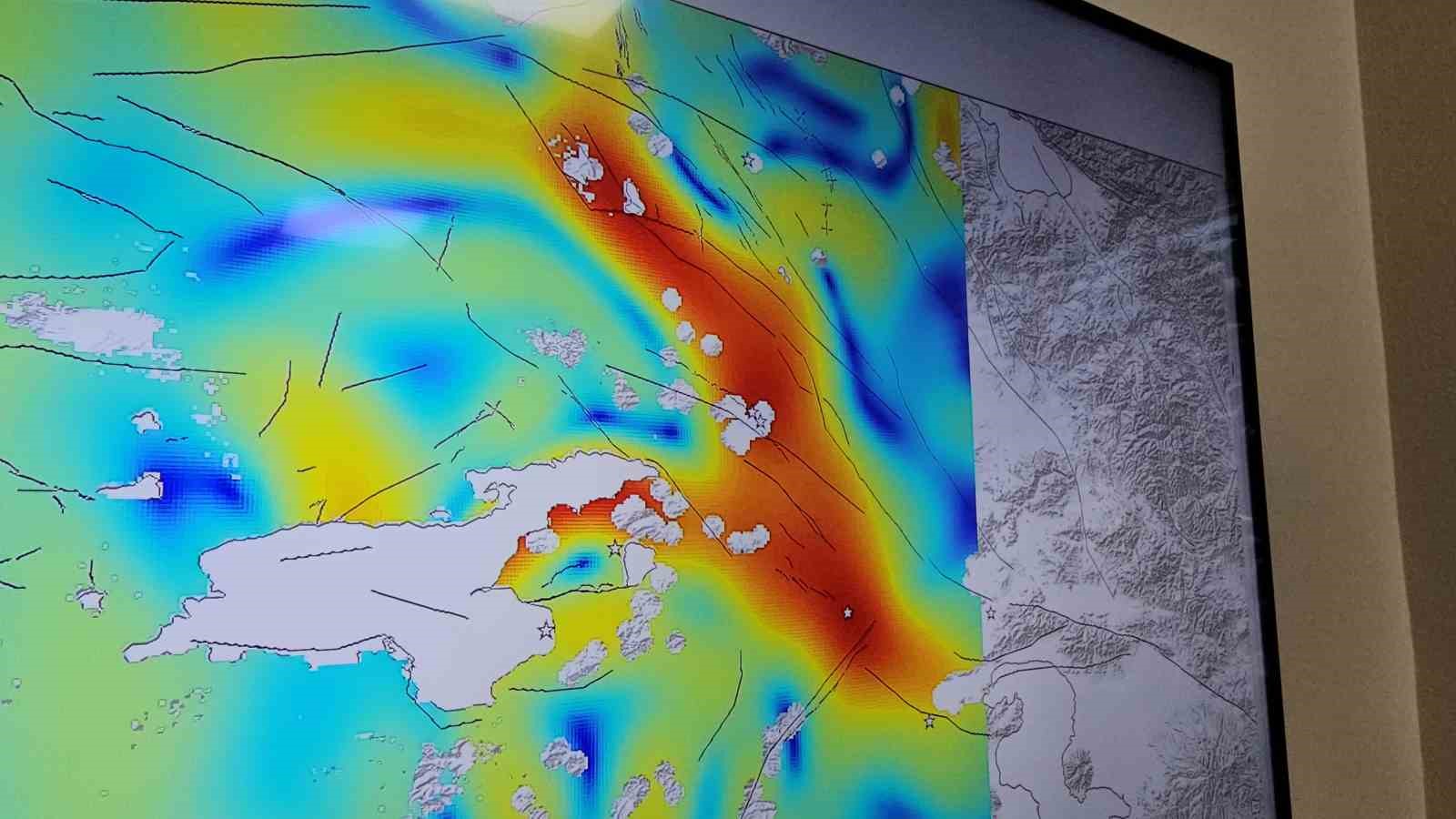 Uzmanından Doğu Anadolu için uyarı, "2011’deki deprem her şeyin bittiği anlamına gelmiyor"
Uzmanından Doğu Anadolu için uyarı, "2011’deki deprem her şeyin bittiği anlamına gelmiyor"