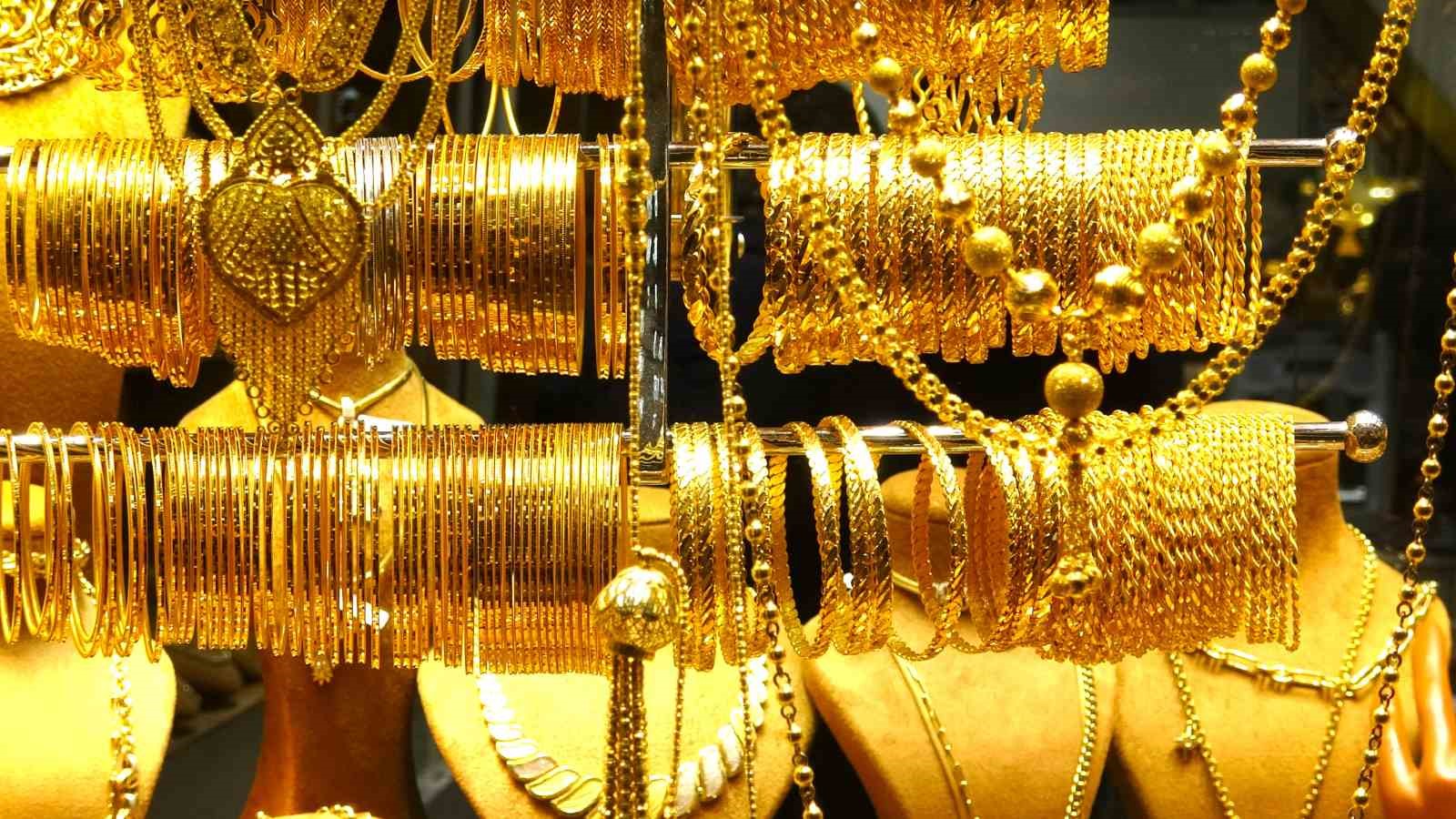 Uzmanından kritik uyarı: "Kredi çekip altın almayın"
