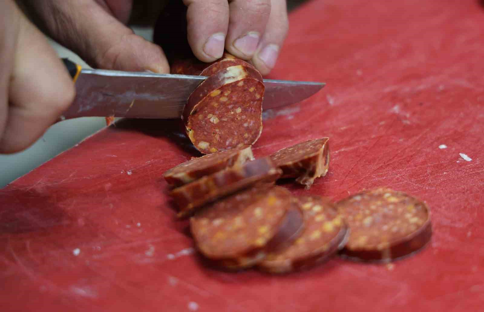 Uzmanından vatandaşa ’ucuz sucuk’ uyarısı
