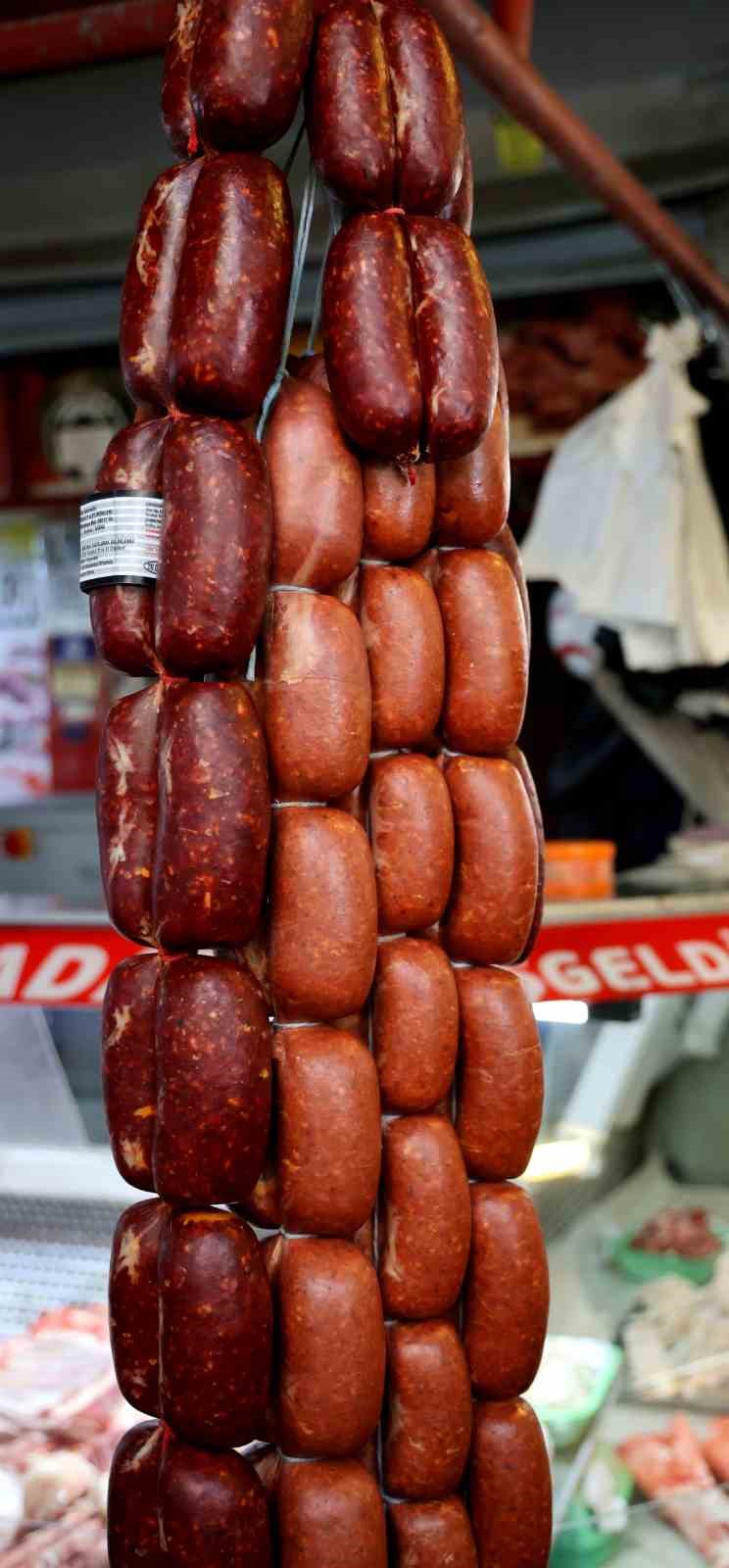 Uzmanından vatandaşa ’ucuz sucuk’ uyarısı
