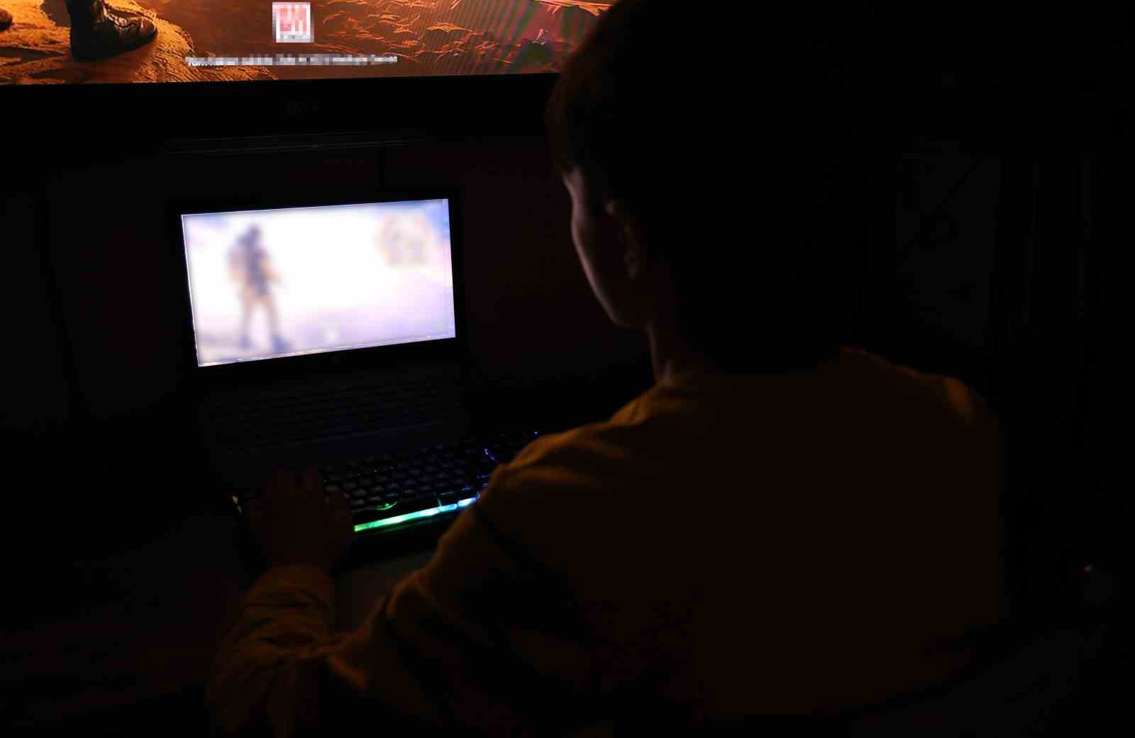 Uzmanlardan "Çocuklar gördüklerini gerçek hayata taşıyor" uyarısı
