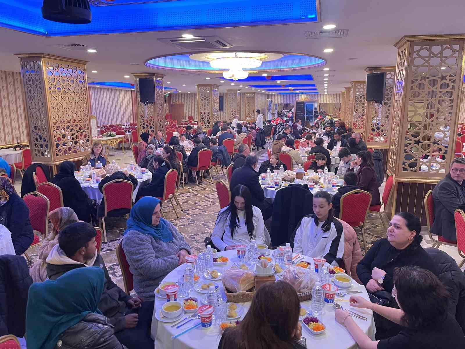 Uzunköprü’de 30 yetim ve öksüz çocuğa bisiklet sürprizi
