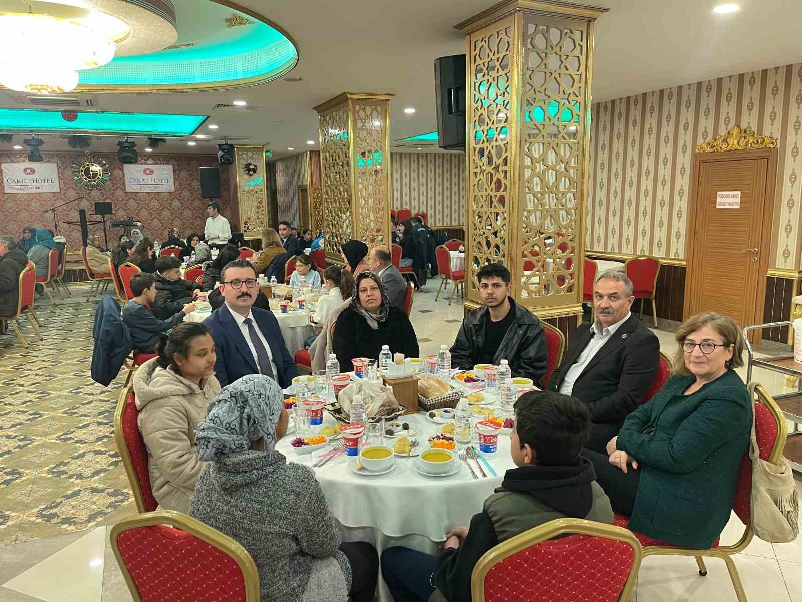 Uzunköprü’de 30 yetim ve öksüz çocuğa bisiklet sürprizi
