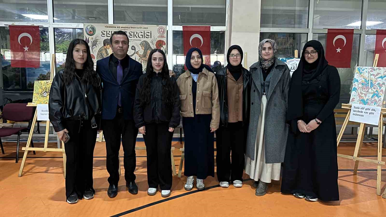 "Vakti Kuşanmak" il sergisi Yüksekova’da düzenlendi
