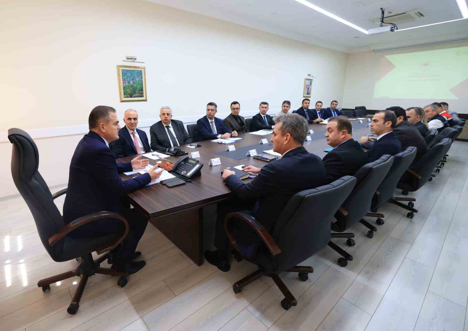 Vali Akbıyık başkanlığında ‘Tarımda doğal afet kaynaklı‘ zararlar değerlendirildi
