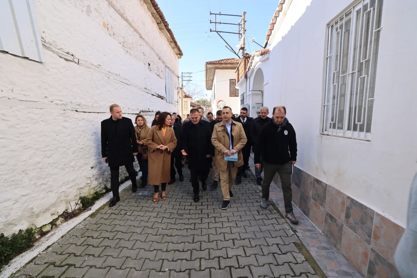 Vali Akbıyık, Saburhane’nin kültürel belleğine yakından baktı
