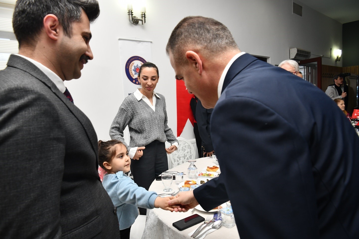 Vali Akbıyık, şehit aileleri, gaziler ile iftar sofrasında buluştu
