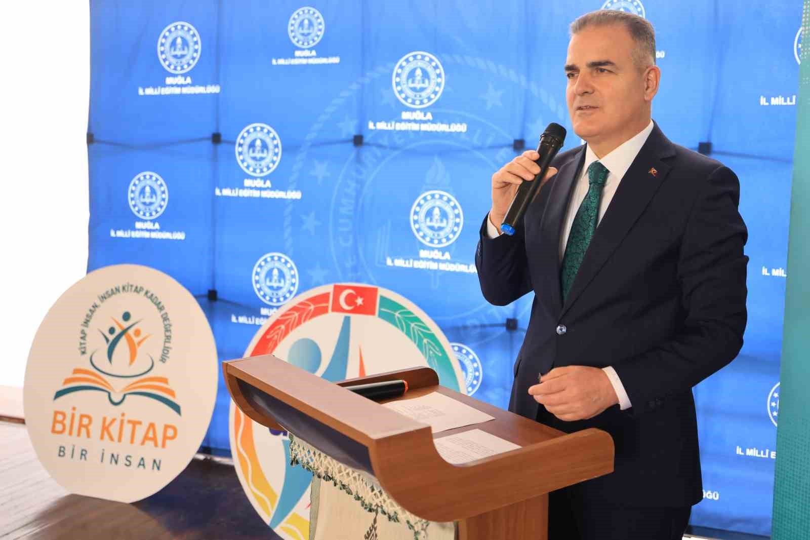 Vali Akbıyık’tan gençler ile ‘Gençlik Yılı’ buluşması
