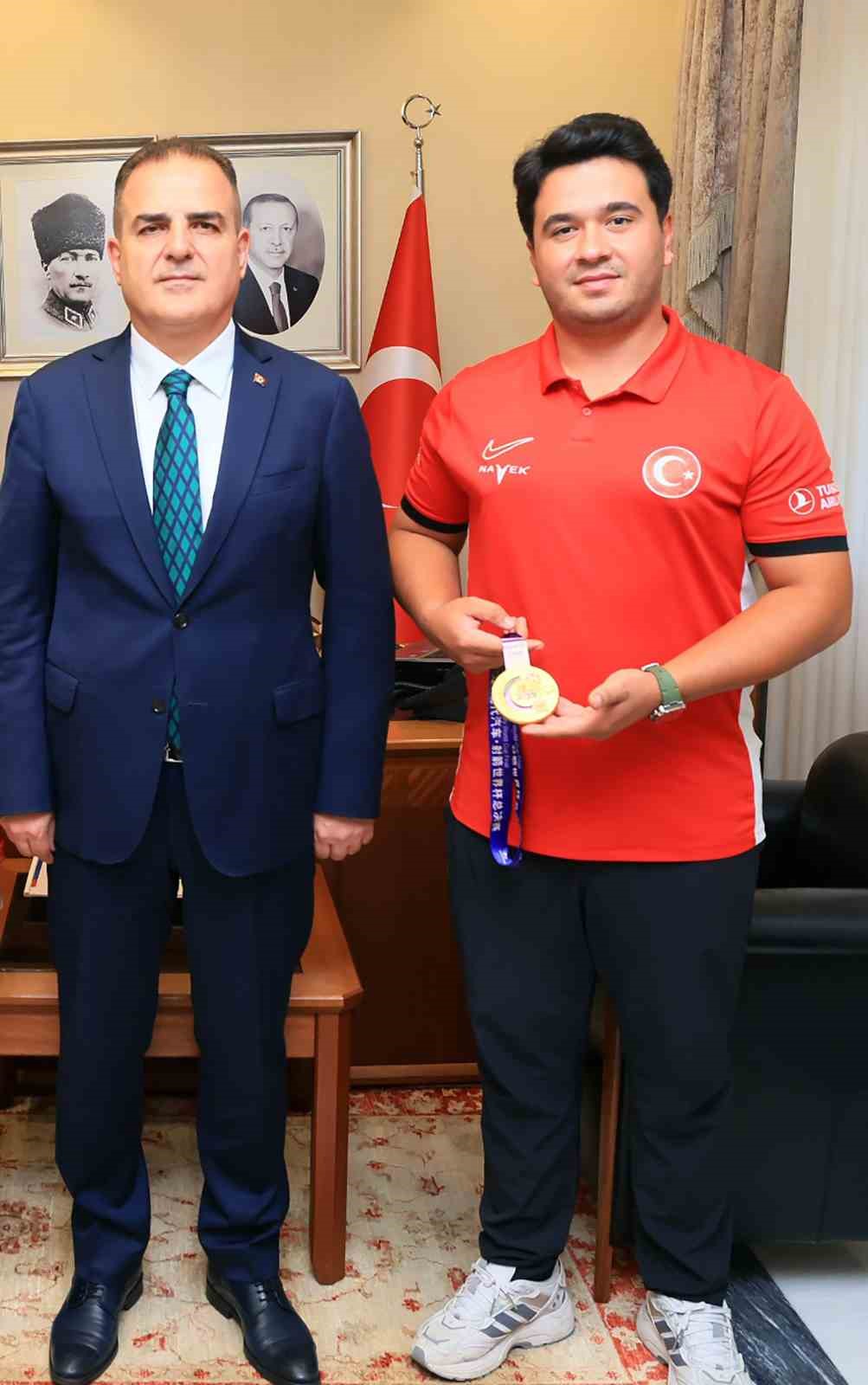 Vali Akbıyık’tan Muğlalı milli okçu Haney’e destek çağrısı
