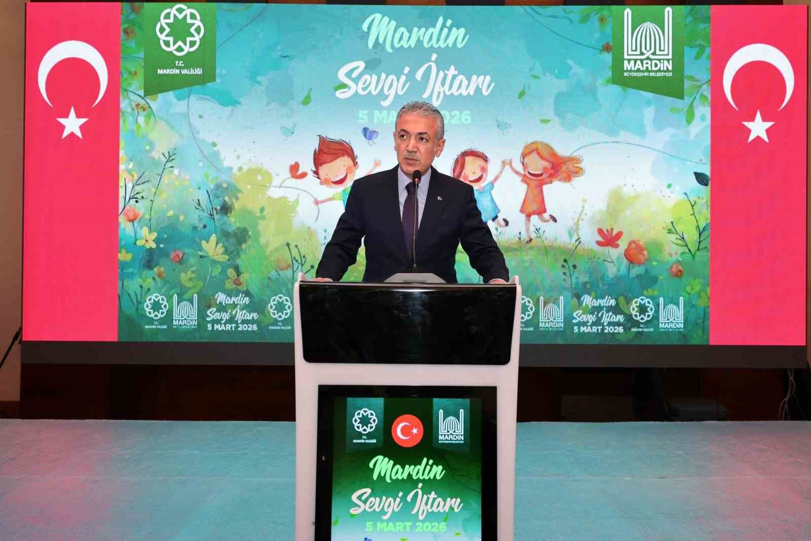 Vali Akkoyun, yetim çocuklar ve aileleriyle iftar sofrasında buluştu
