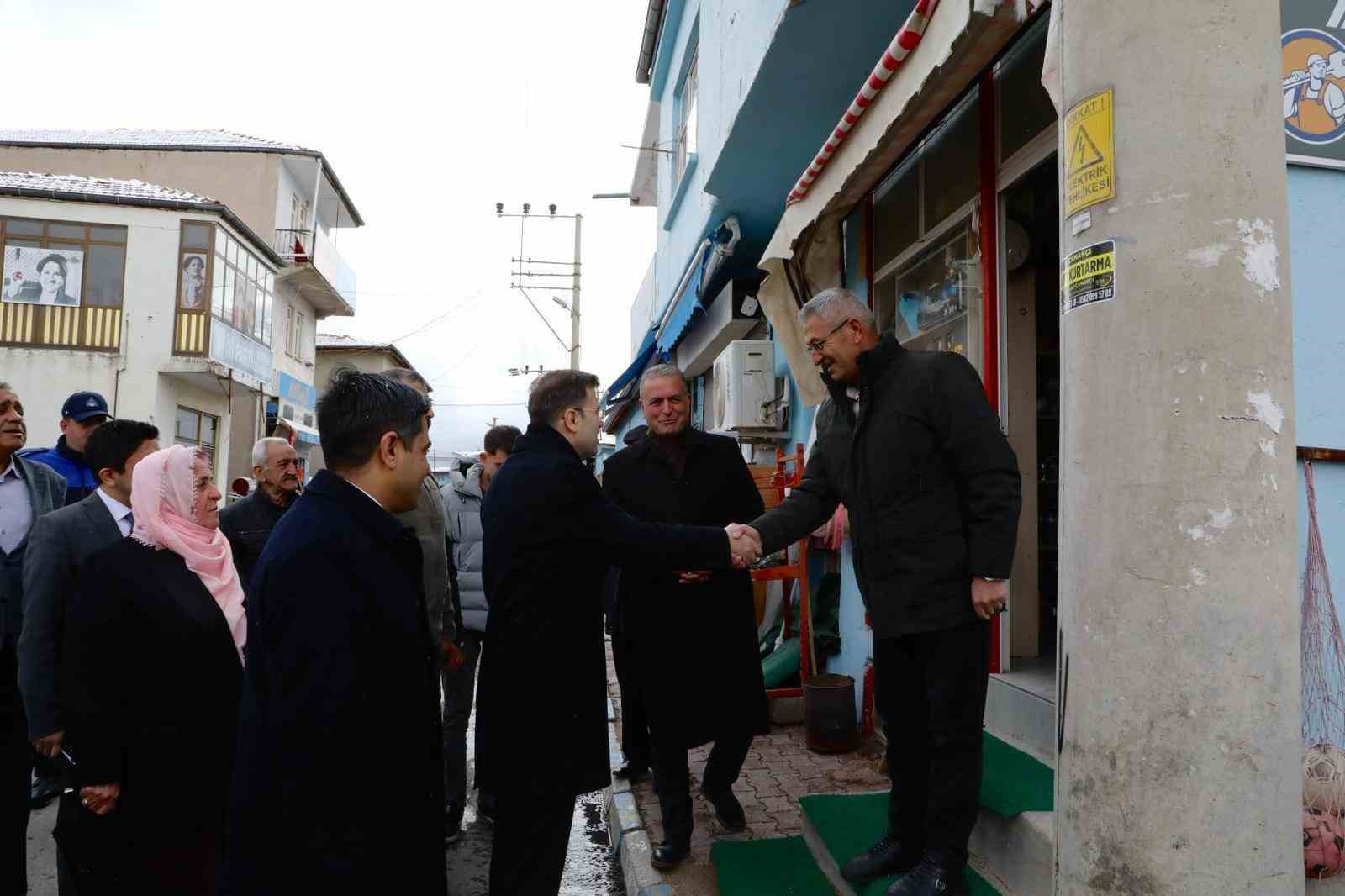 Vali Akmeşe Altunhisar’da vatandaş ve esnafla buluştu
