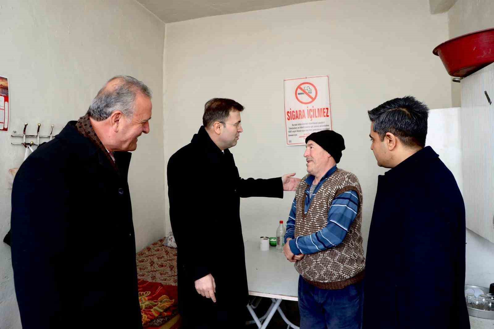 Vali Akmeşe Altunhisar’da vatandaş ve esnafla buluştu
