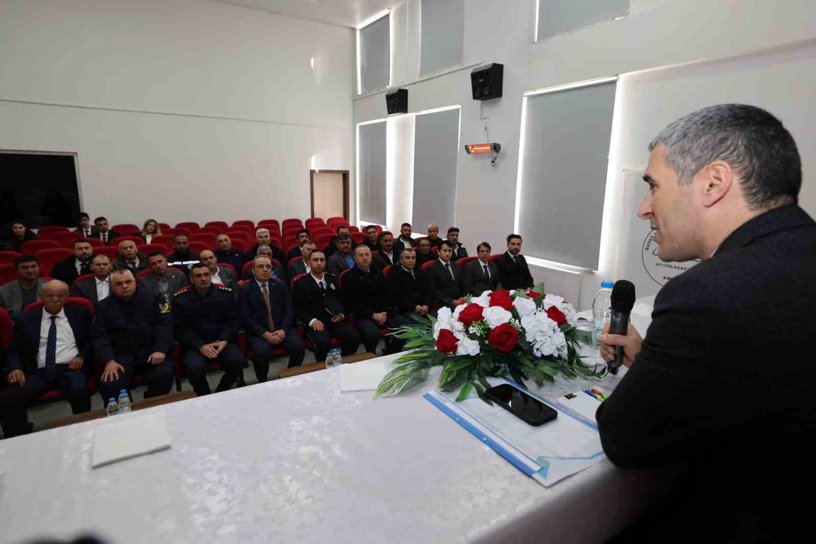 Vali Aktaş, kamu hizmetlerinin verimli olması için iş birliğine dikkat çekti
