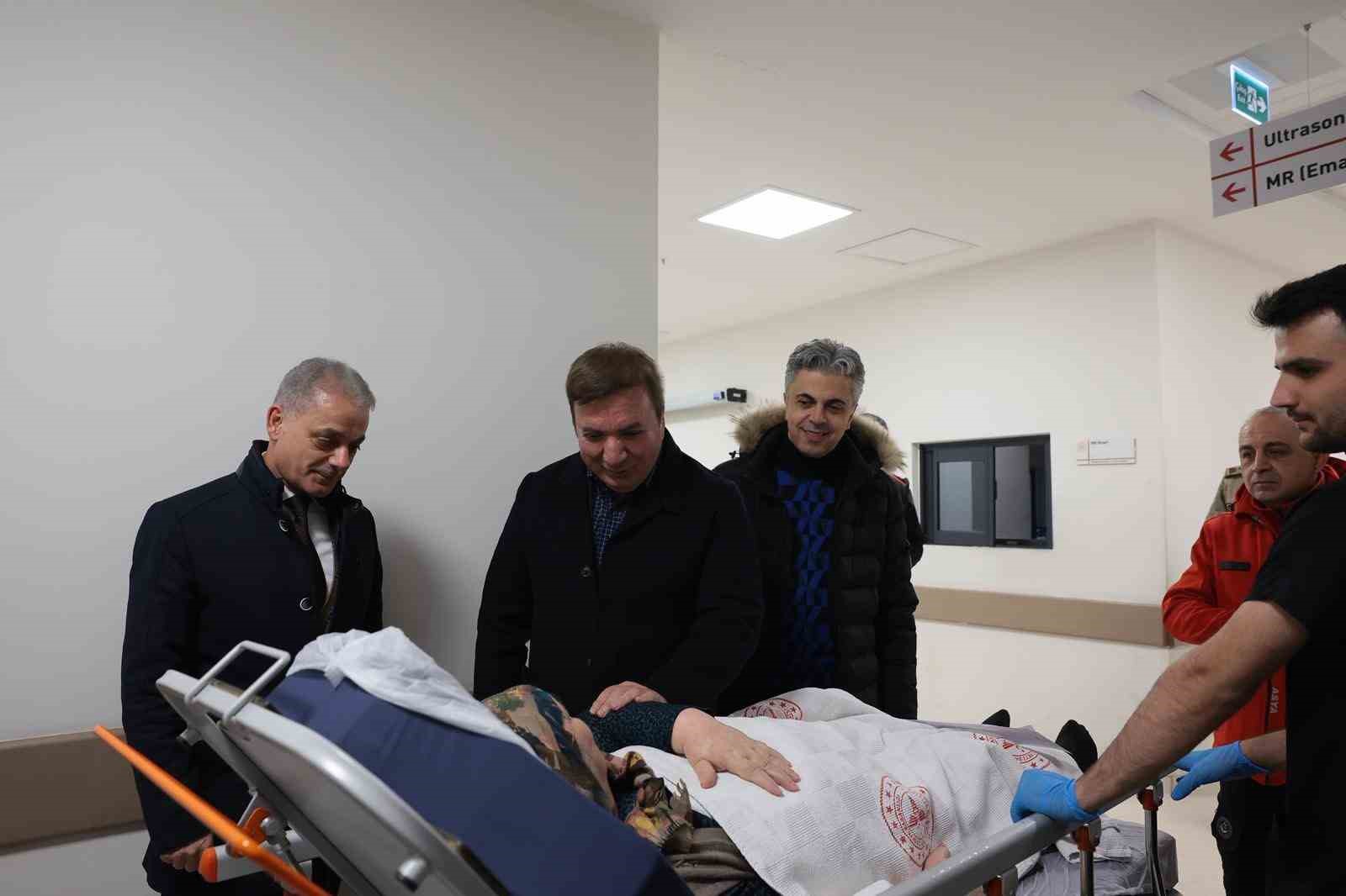 Vali Aydoğdu yeni yıla hastanede girdi
