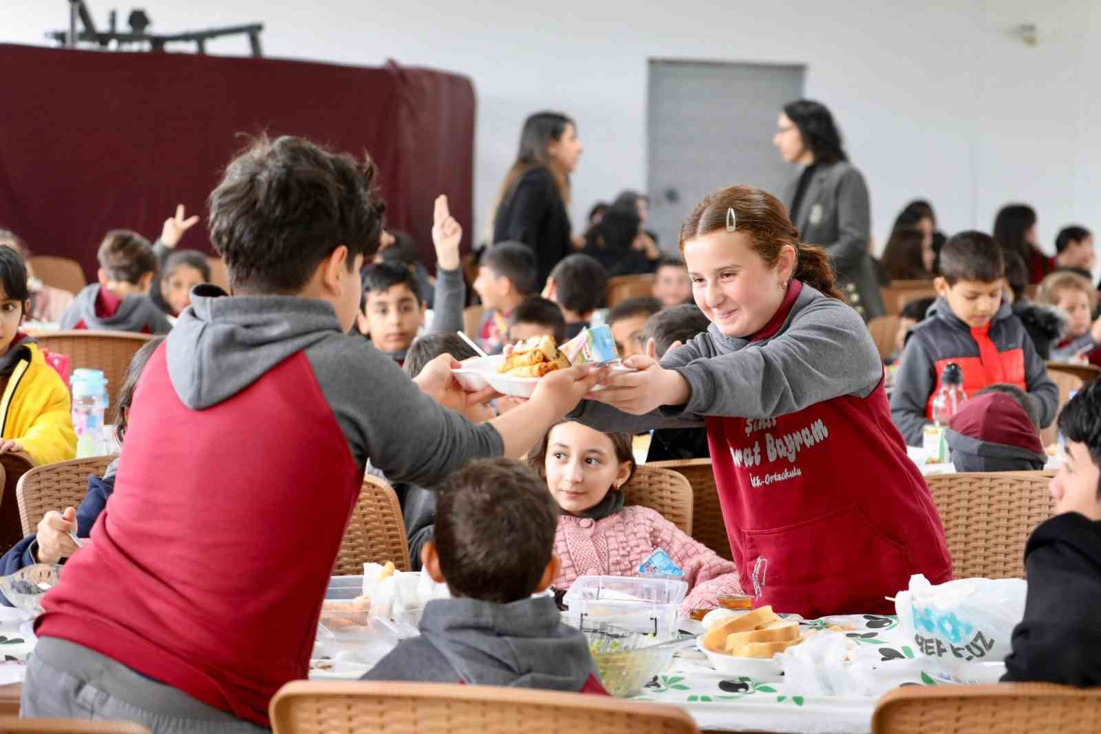 Vali Aydoğdu’dan gençlere hem değer hem spor vurgusu
