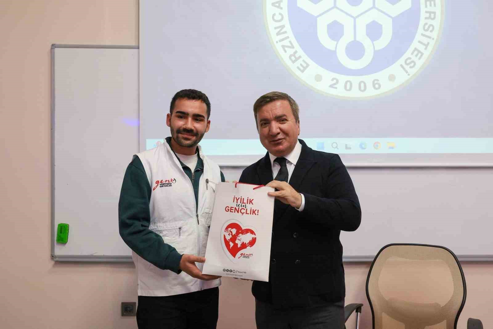 Vali Aydoğdu’dan gençlere mesaj: "Gençler yüksek sesle değil, aynı hizadan konuşulmak istiyor"
