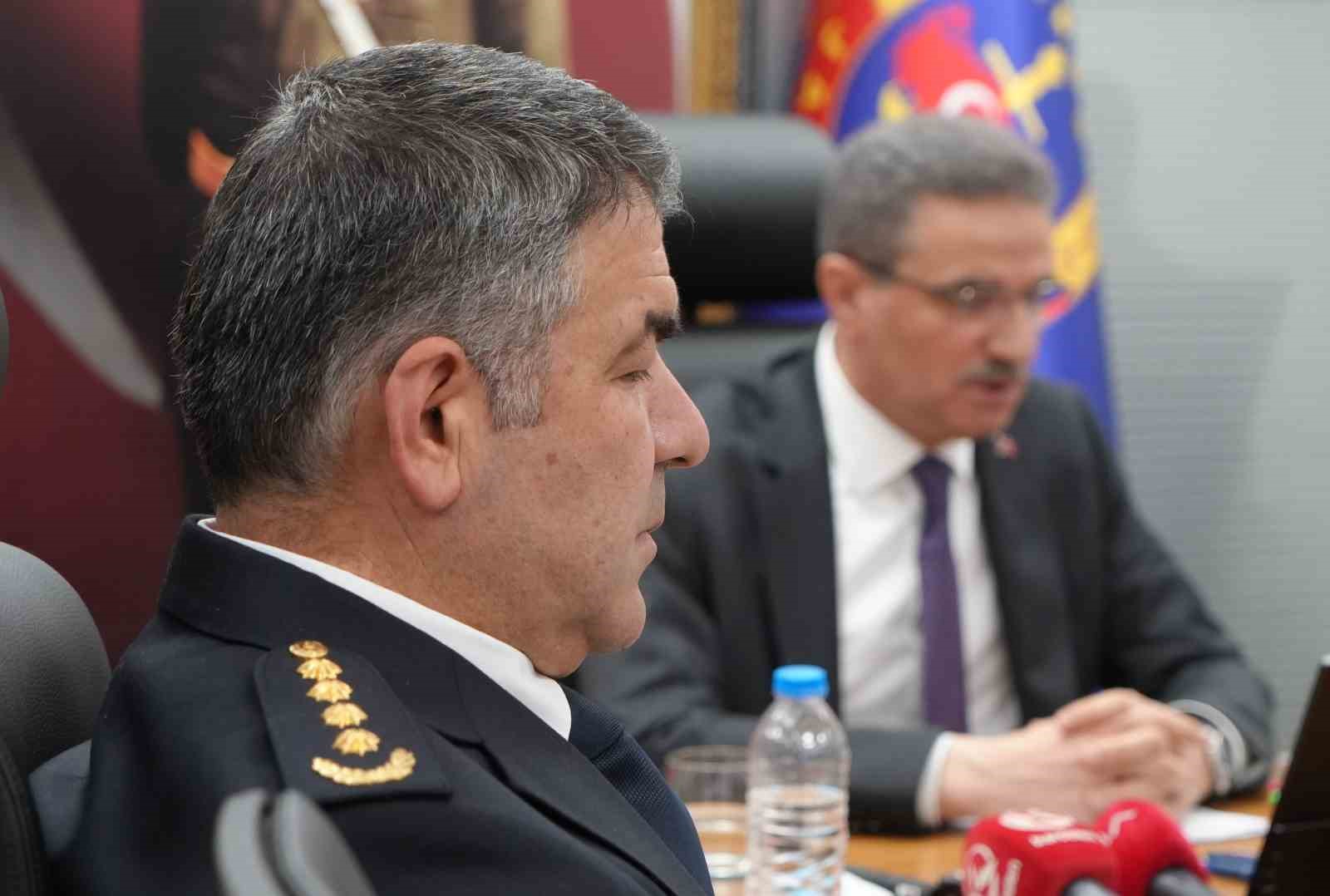 Vali Aydun Baruş: "Erzurum’da başıboş hayvanlardan kaynaklanan sorun kalmadı"
Vali Aydun Baruş: "Erzurum’da başıboş hayvanlardan kaynaklanan sorun kalmadı"