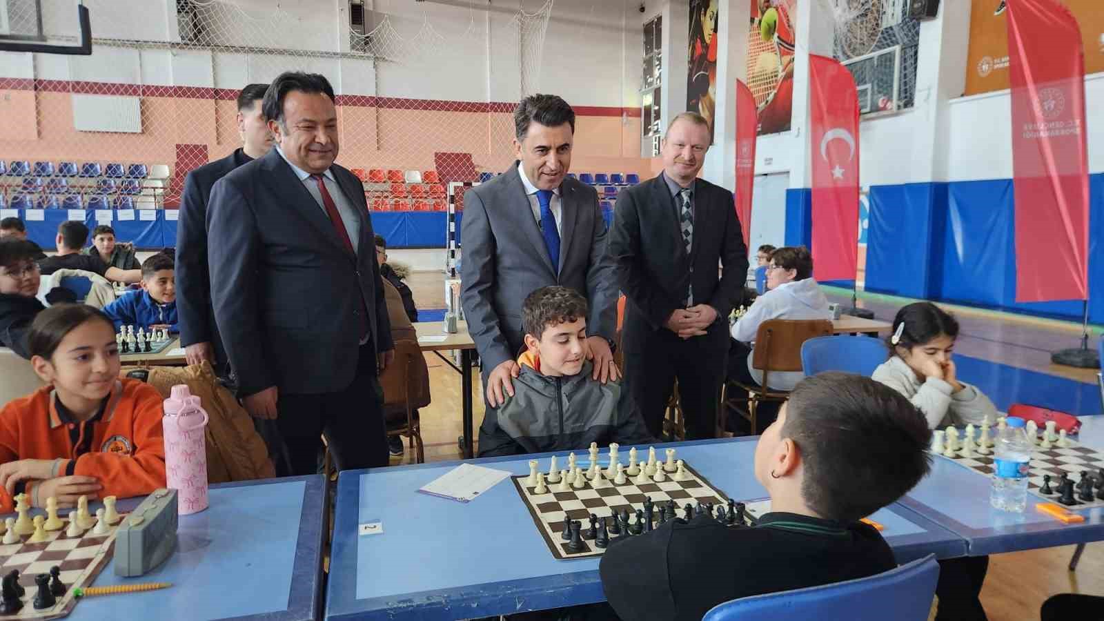 Vali Aygöl ilk hamleyi yaptı, turnuva başladı
