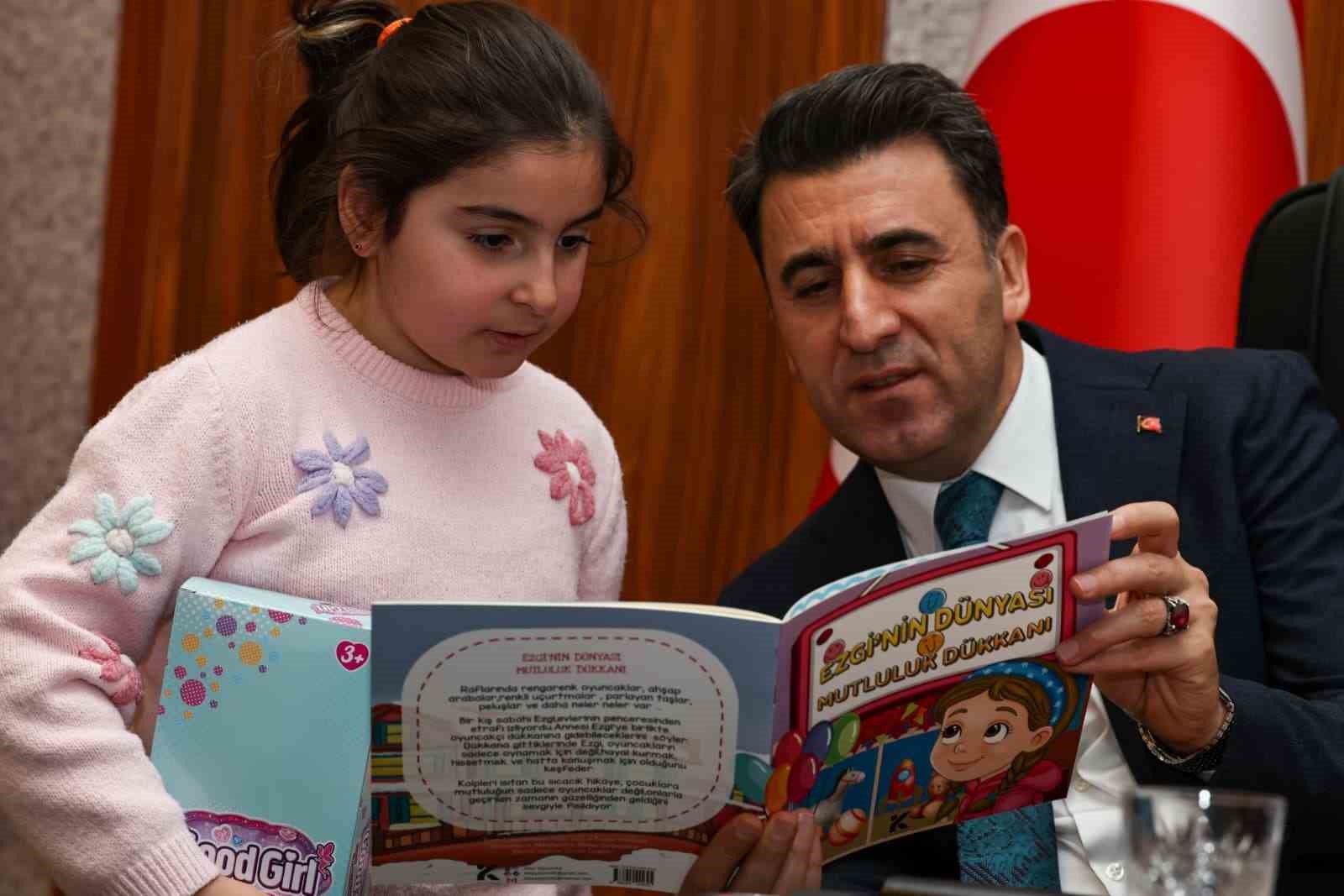 Vali Aygöl, vatandaşlarla bir araya geldi
