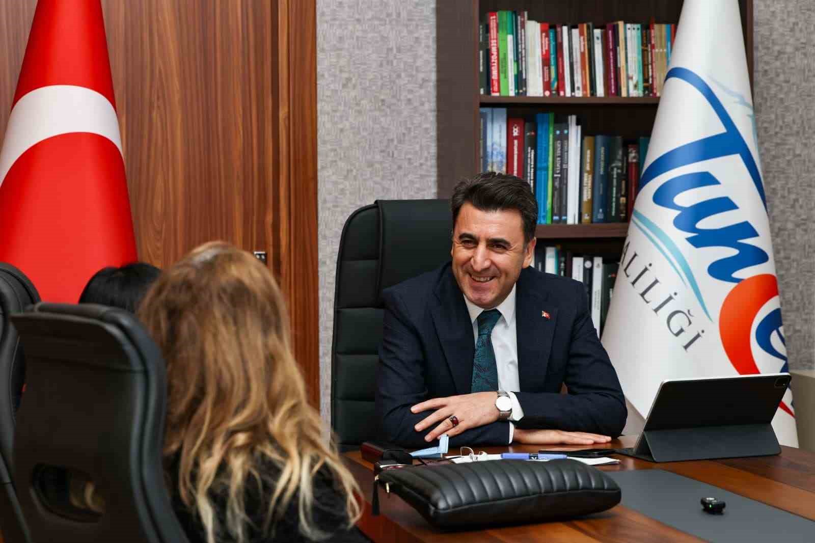 Vali Aygöl, vatandaşlarla bir araya geldi
