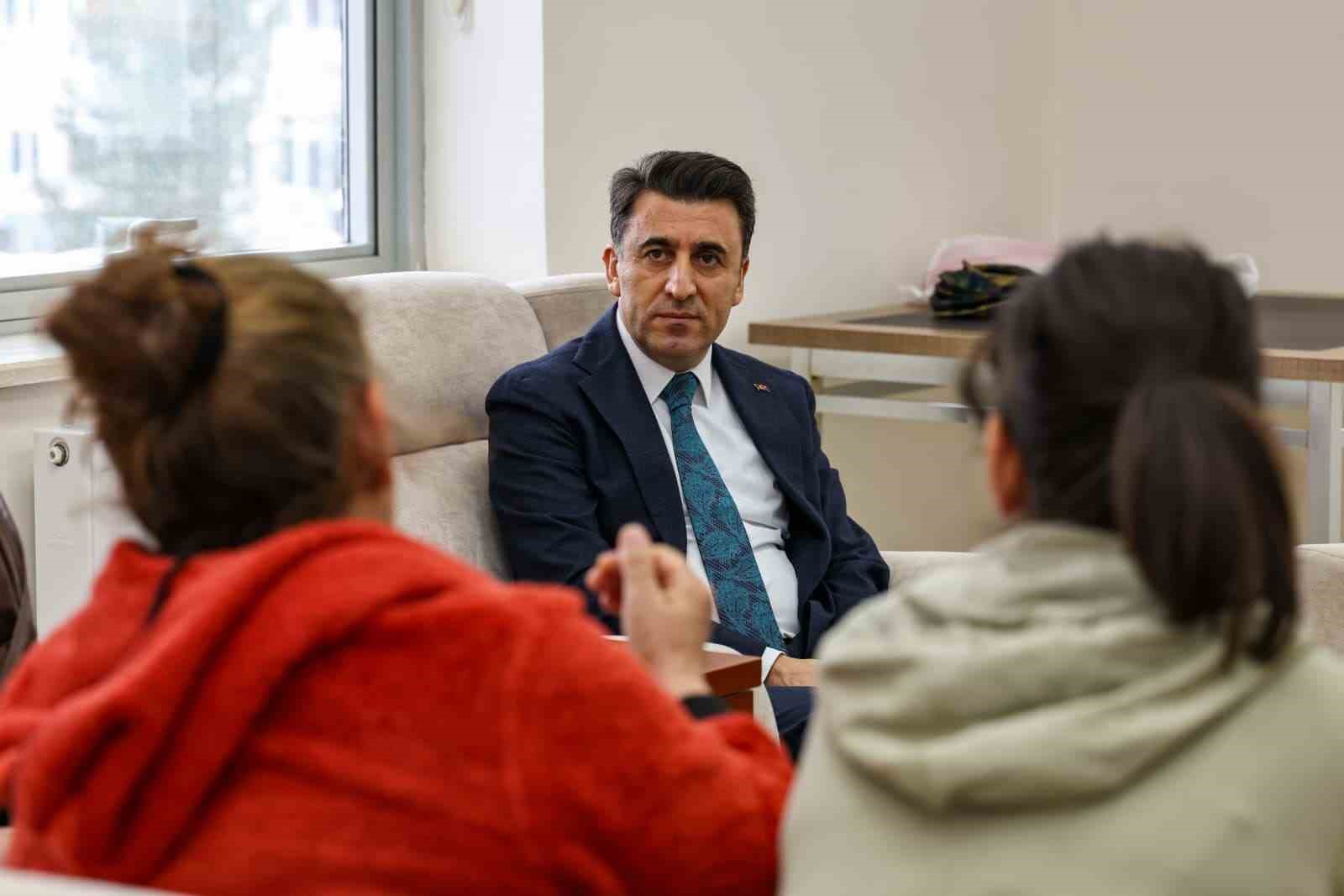 Vali Aygöl, vatandaşlarla bir araya geldi
