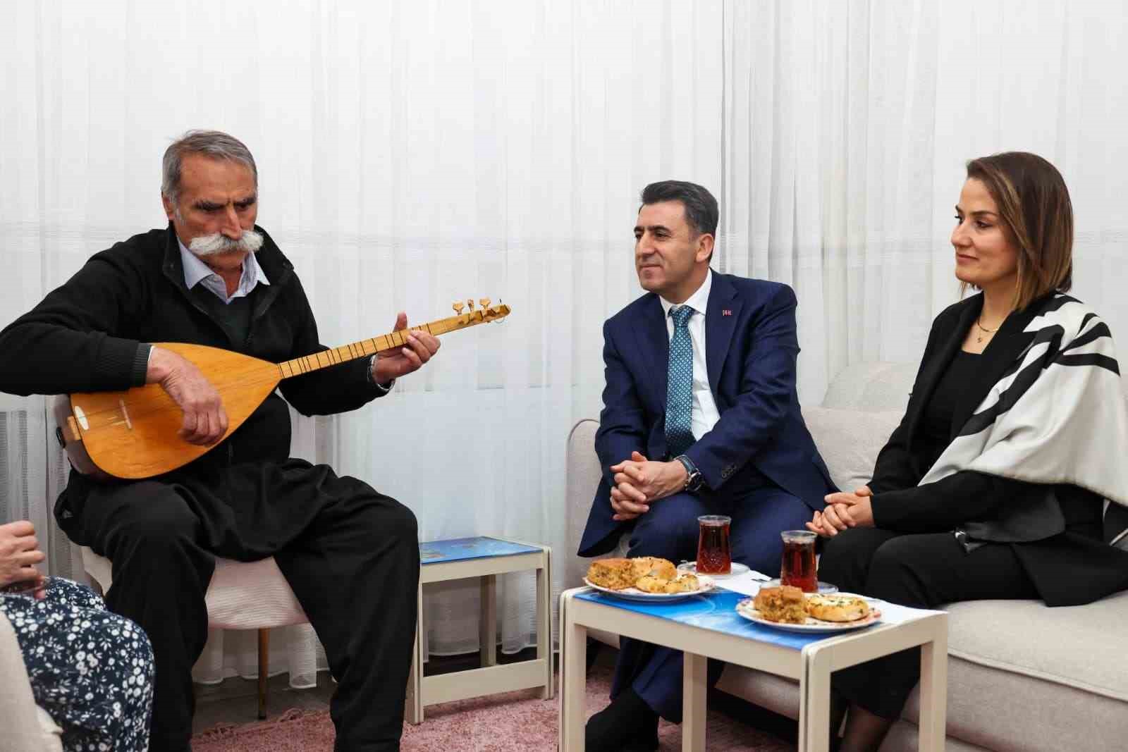 Vali Aygöl’den üç kuşağı buluşturan aileye ziyaret
