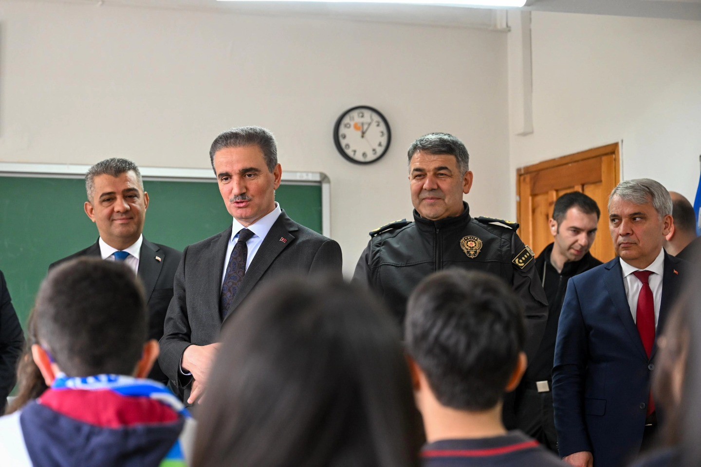 Vali Baruş, lise öğrencileriyle buluştu
