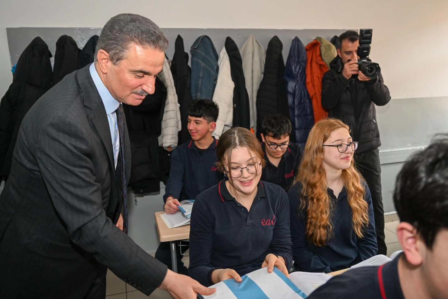 Vali Baruş, lise öğrencileriyle buluştu
