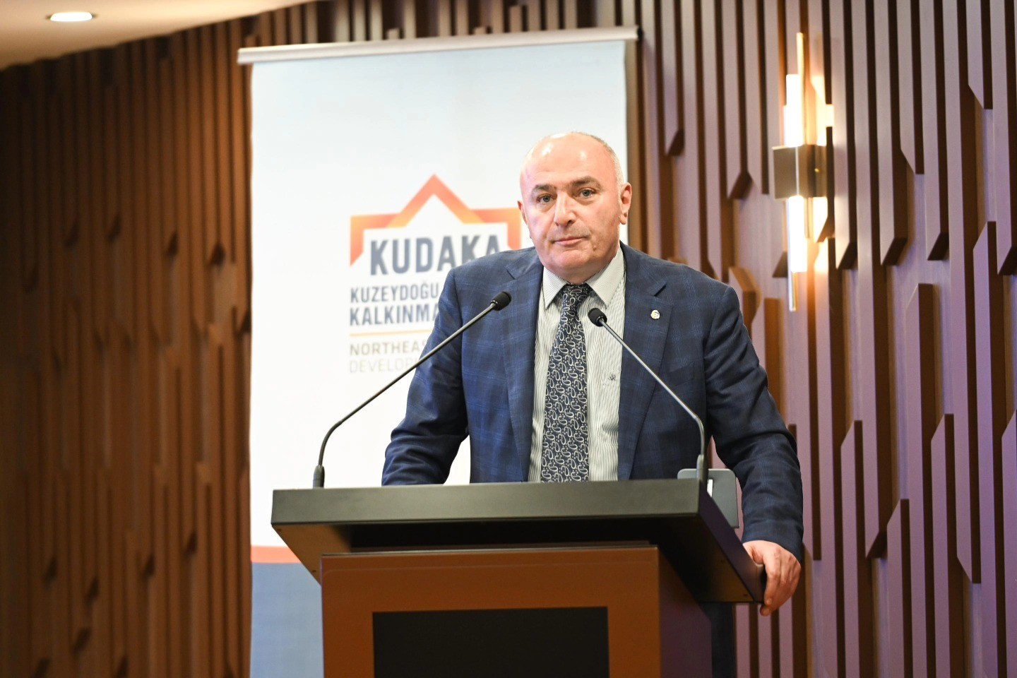 Vali Baruş, yerel kalkınma hamlesi destek tanıtım programına katıldı
