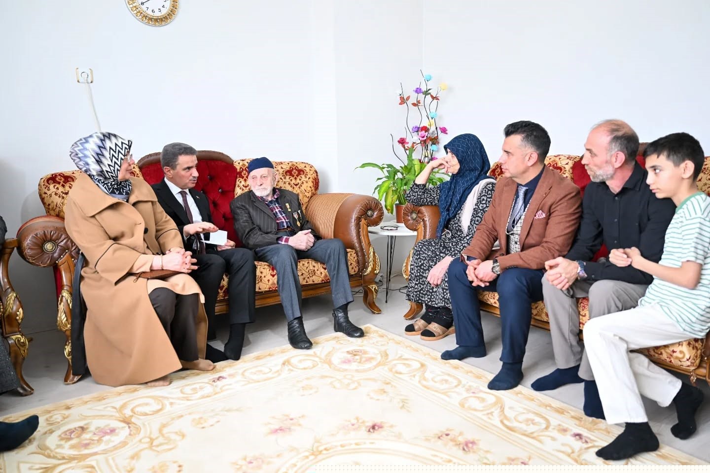 Vali Baruş’tan gaziye vefa
