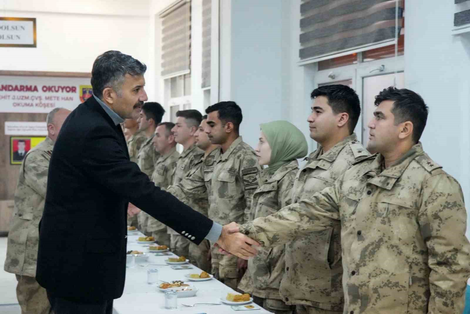 Vali Çelik’ten yeni yıl ziyaretleri
